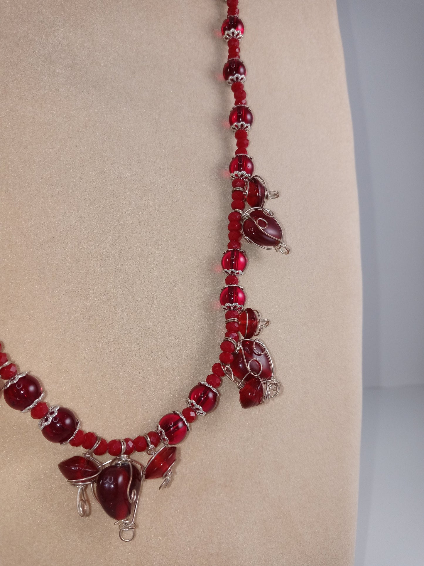 Liliath – The Poisoned Heart Necklace