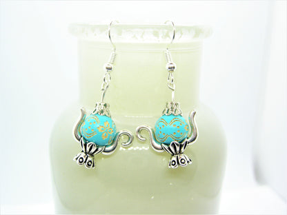 Clementine – Dainty Victorian Teapot Earrings