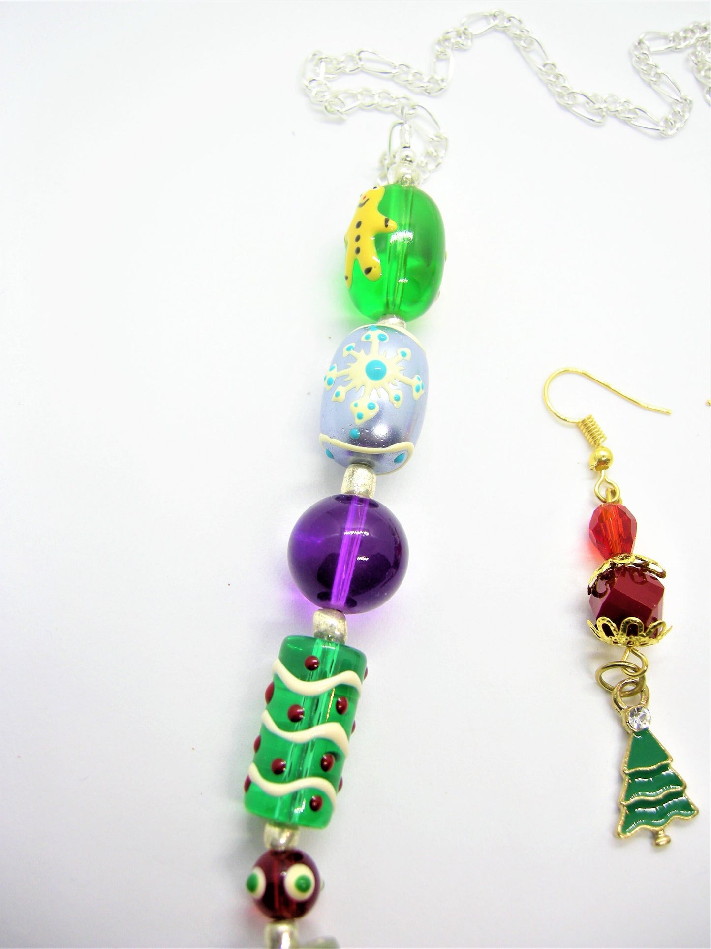 Chester – Christmas Mouse Pendant Necklace & Mismatched Earrings