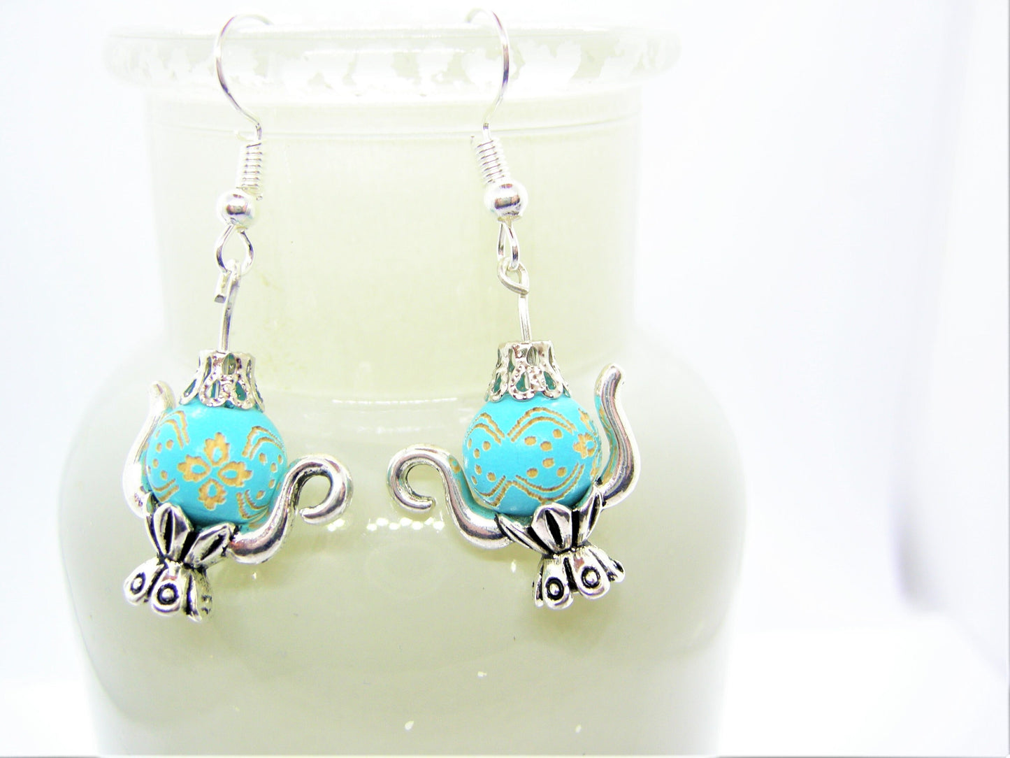 Clementine – Dainty Victorian Teapot Earrings