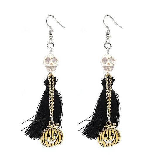 Tassel earrings skull with chain holding pumpkins